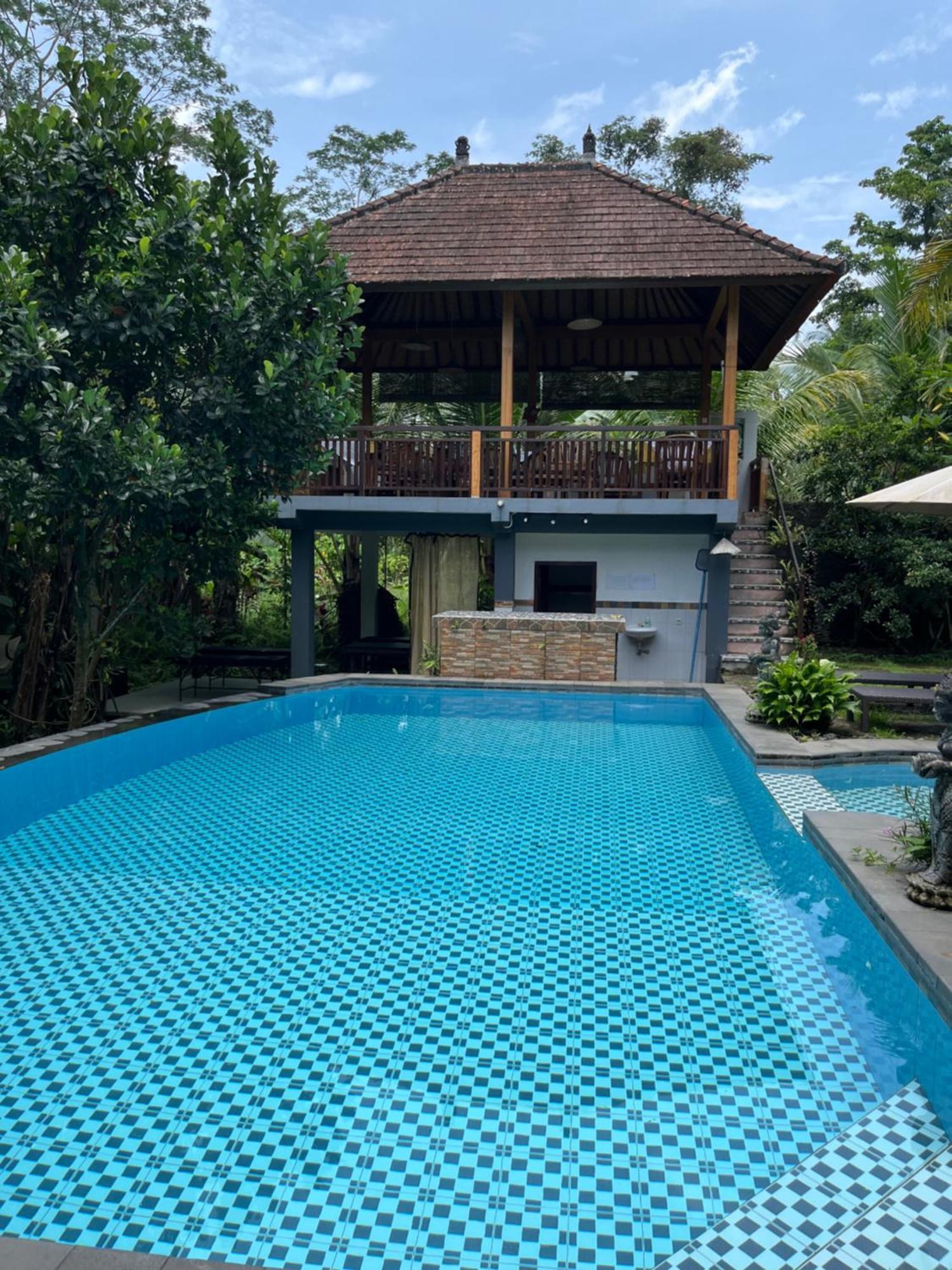 Gasthuis Khrisna Hs And Sidemen (Bali)