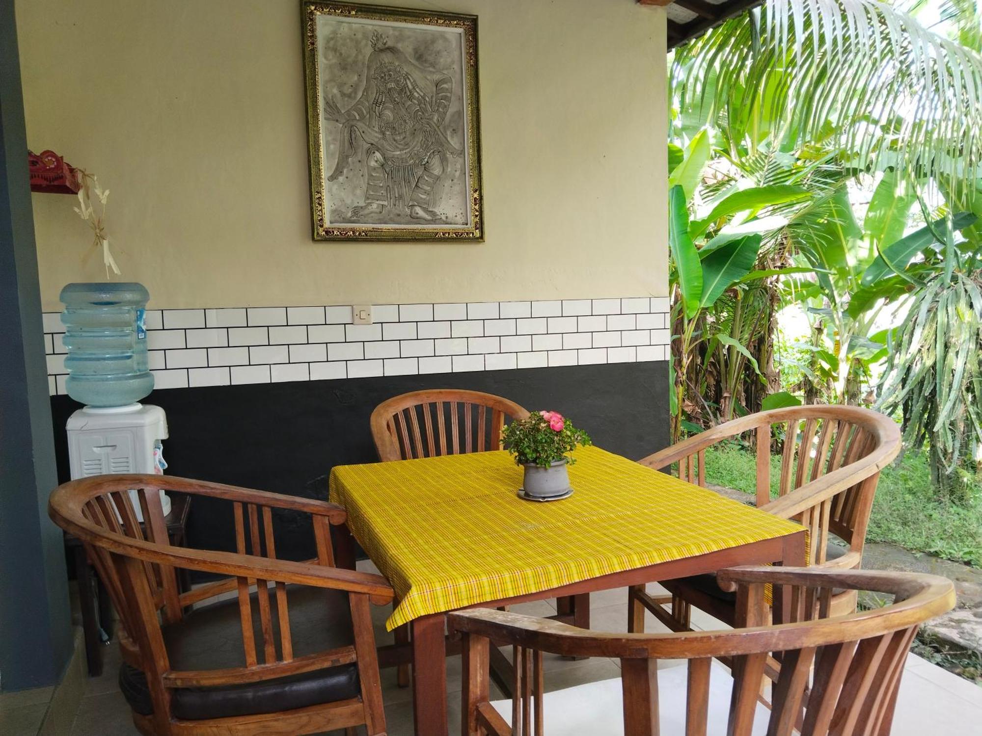 Khrisna Hs And 2* Sidemen (Bali)